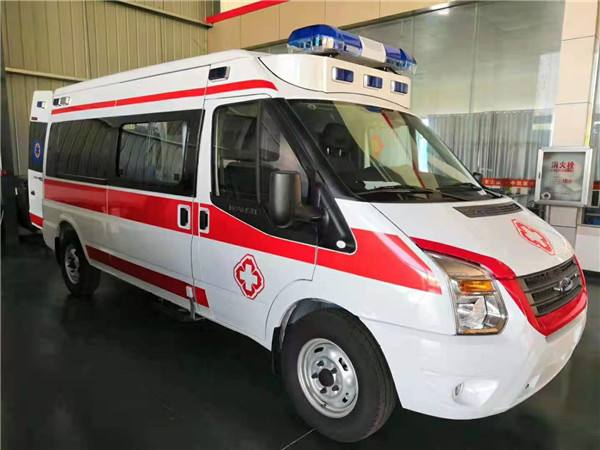 永德县福特V362救护车